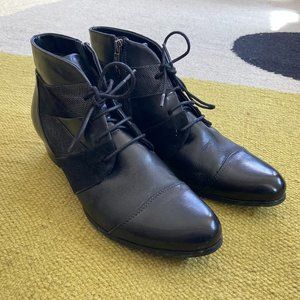 Regarde Le Ciel Stefany Black Ankle Boots 9.5